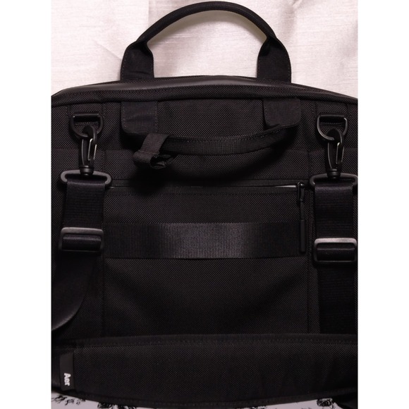 Aer Black Laptop Carry Spacious Bag 17" X 13" - Picture 10 of 10